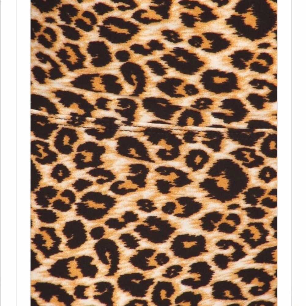 Final Sale!Leopard Knit Yoga Leggings - Picture 3 of 3